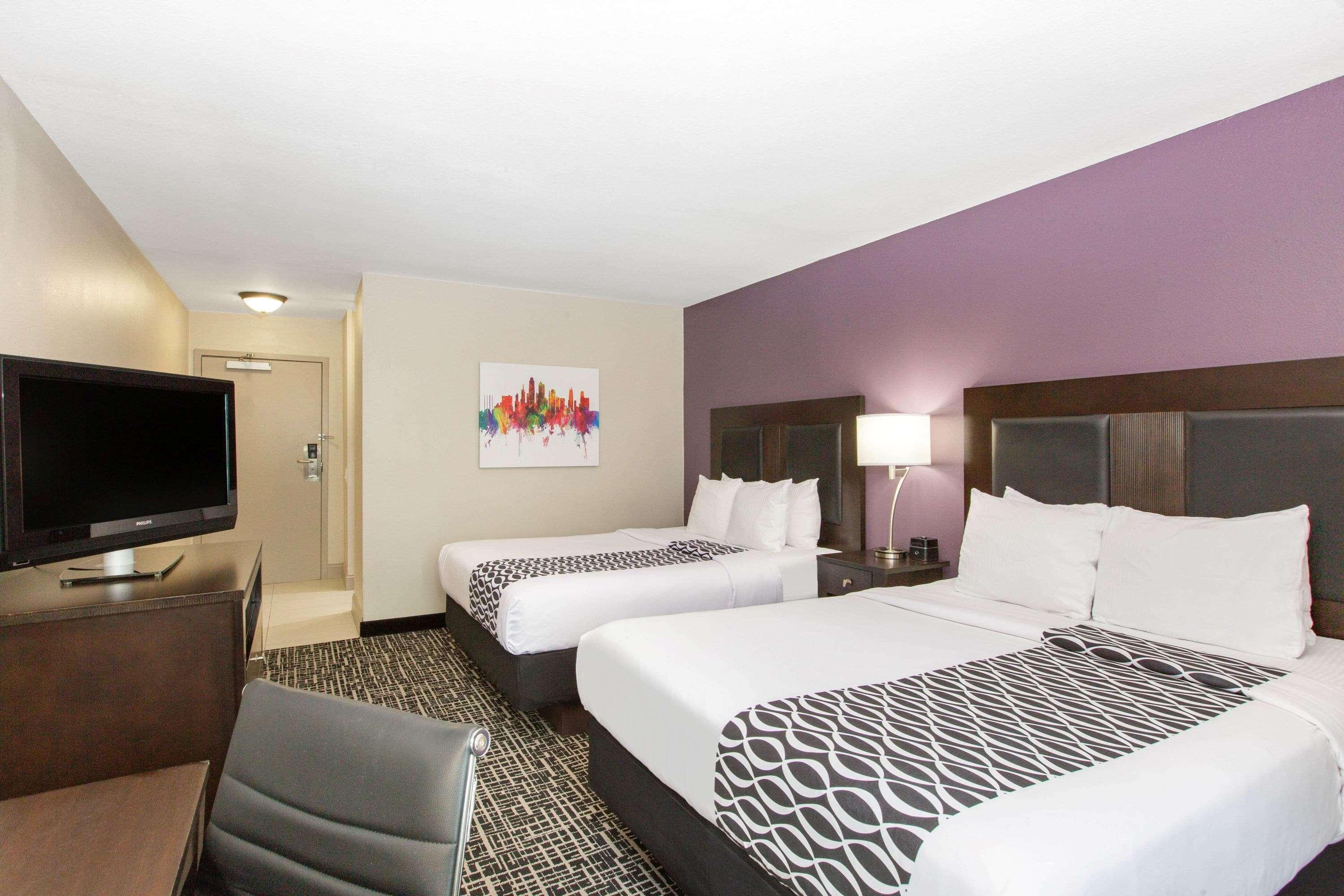 La Quinta By Wyndham Blue Springs Hotel Exterior foto